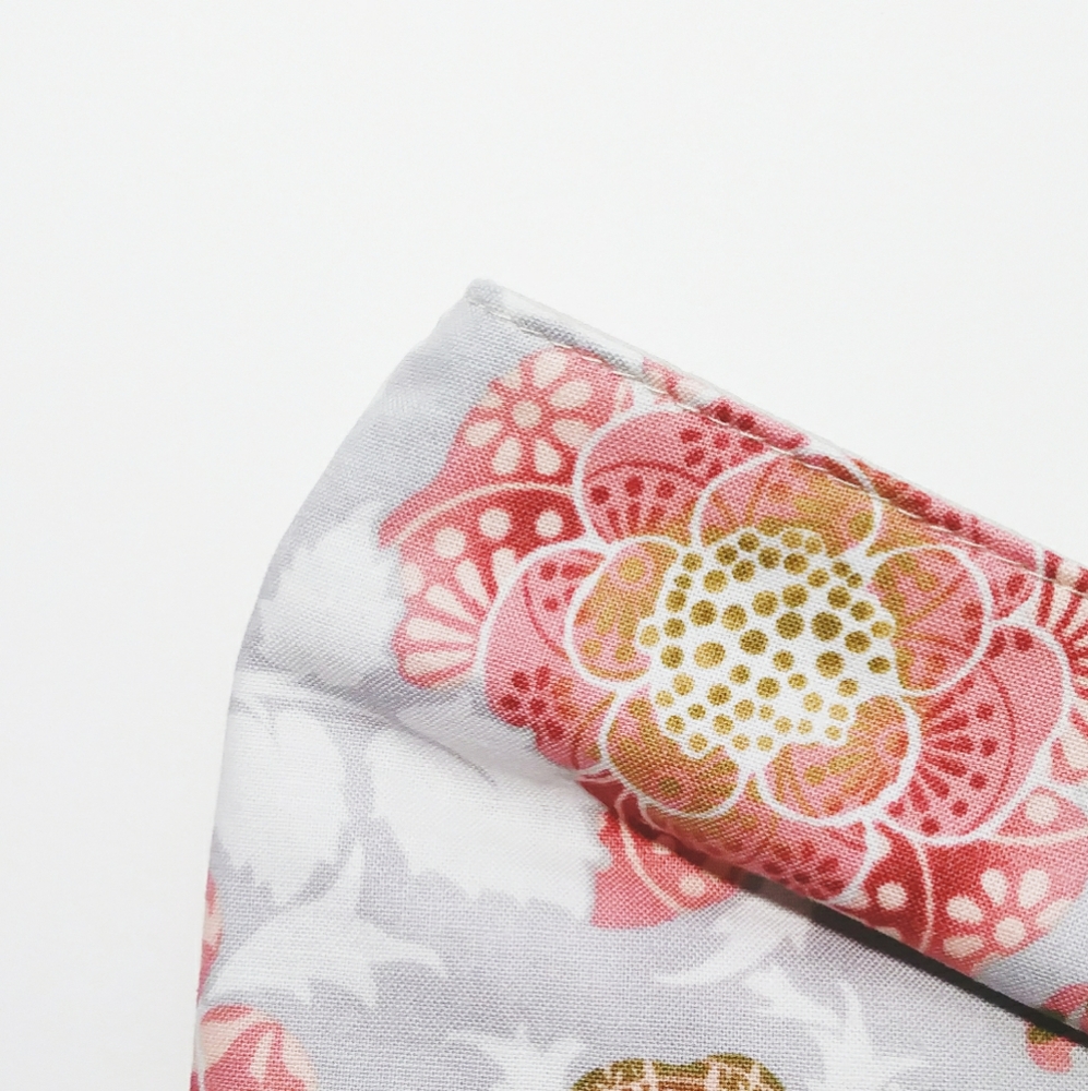 Chrysanthemum Face Mask - Picture 3 of 8